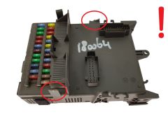 Fuse Box 518837117 8200447438A Renault 