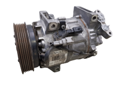 Air Con Compressor/Pump 8200898810--B Valeo DCS-17EC Renault Laguna 3
