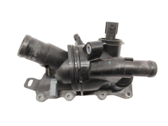Thermostat Housing 110609301R A2822033300 1.3 TCe Renault Dacia