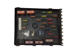 Fuse Box 3C0937125 6359-2777 VW SEAT Audi 20815