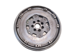 Dual-Mass Flywheel 8200715172 7701479061 1.5 DCI Renault Nissan Qashqai