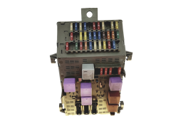 Fuse Box 8200043240 Renault 22708