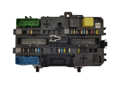 Fuse Box Opel 13220831 5DK008669-53 GM Hella 20525