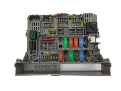 Fuse Box BMW 6906623-06 B010098900 BJ3A120640 18843.000.002A