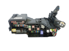 Fuse Box 821110HT21 VS-12