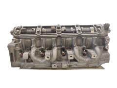Cylinder Head 7701476170 5950 1.9 DI DCI D4192T4 Renault Volvo 1076