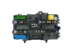 Fuse Box Opel 13220831 5DK008669-53 GM Hella