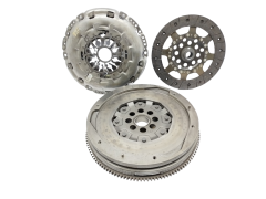 Dual Mass Wheel+ Clutch 8200620330 7701476589 7701478942 2.0DCI Renault 