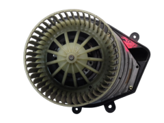 Heater Fan Blower Motor VW Passat Audi A4 8D1820021 740221233F 1084