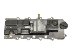 Cylinder Head Cover For Nissan Patrol Terrano 3.0 D 13264VC103 13264VC10A