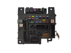 Fuse Box 116RAI-000004 8637A824 L8637-002A PSA Mitsubishi