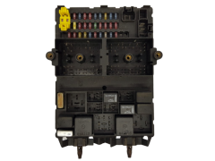 Fuse Box Jeep 04831433AA 518722103 19661