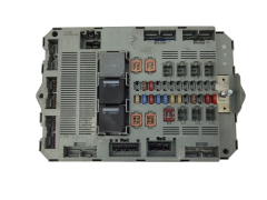 Fuse Box 7340-9553-40 8X2T-14B476-BD Jaguar 20021