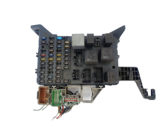 Fuse Box Ford 1S7T-14A073-AE 35131