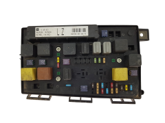 Fuse Box Opel 13285621 5DK009464-70 GM Hella 20384