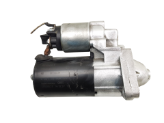 Starter 233001073R--A 0001136008 1.5dCi Renault Dacia Bosch