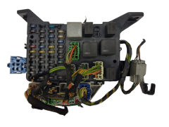 Fuse Box Ford 1S7T-14A073-AE 19858