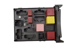 Controller Renault 8200447438 8200004201E 518837109 PBAJ