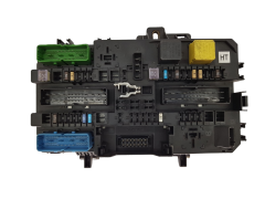 Fuse Box 13222173 5DK008669-33 Opel GM Hella 19836
