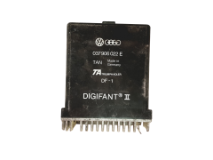 Engine Controller Audi 037906022E  Siemens 25284