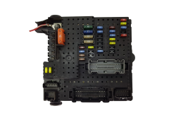 Fuse Box Volvo 8676391 12217799 Delphi 18890