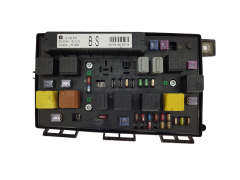 Fuse Box 13145039 5DK008668-30 Opel GM Hella