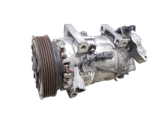 Air Con Compressor/Pump 926002352R VCS14EC Valeo Renault Clio 4 Captur 1004