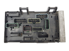 Fuse Box Chrysler 04869001AJ 04869204AM 19751