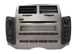 Radio Cd Mp3 Player Toyota Yaris 86120-0D490 W13811 Fujitsu