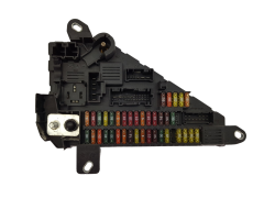 Fuse Box 518956040  6906618-05 BMW 19078