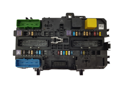Fuse Box Opel 13220831 5DK008669-53 GM Hella 19106
