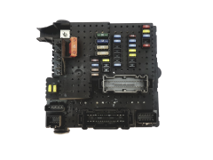 Fuse Box Volvo 8676391 12217799 Delphi 29395
