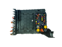Fuse Box 1K0937629A 0-1703390-8 VW Audi 32070