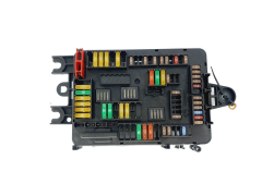 Fuse Box 6114 V8 9389070 01 BMW 37880