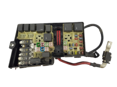 Fuse Box Volvo 8688040