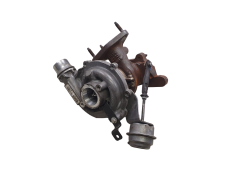 Turbocharger 144101946R H8200822404 795637-001 Garrett 2.3dCi Renault
