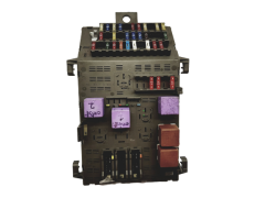 Fuse Box 7703297842-A  Renault 