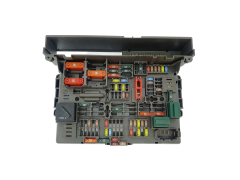 Fuse Box 9119446-04  BMW 35111