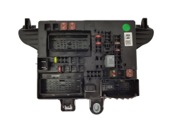 Fuse Box 13277318 Opel GM