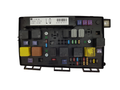 Fuse Box 13268306 LQ 5DK008668-39 Opel GM Hella