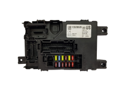 Fuse Box 13320628 28224264 401154265 Opel GM