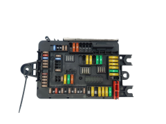 Fuse Box 6114 V8 9337880 02  BMW 