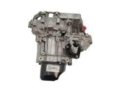 Gearbox New Original JR5348 JR5151 Dacia Logan Gearbox New Original JR5348 JR5151 Dacia Logan