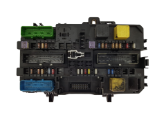 Fuse Box 13145021 5DK008669-70 Opel GM Hella