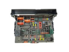 Fuse Box 9119444-04 BMW