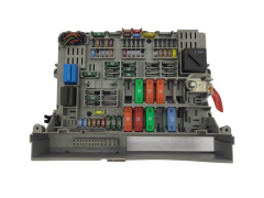 Fuse Box BMW 6906607-03 18844.000.000A B010094700 BJ3A119625