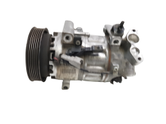 Air Con Compressor/Pump 926002352R Valeo 1.5 dci Renault Captur Clio 4