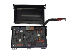 Fuse Box 22785253 1110117AD AU1 GM Opel Chevrolet