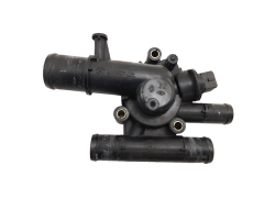 Thermostat Housing 8200112034 1.9 DCI Renault 