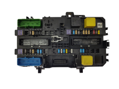 Fuse Box 13220832 5DK008669-73 Opel GM